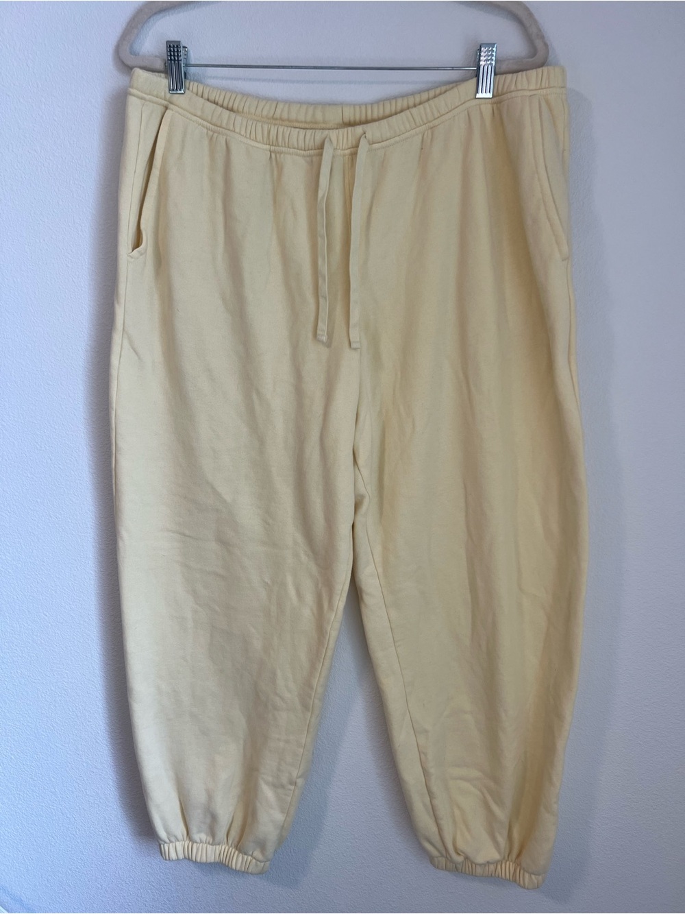 Hollister Butter Yellow Drawstring Joggers